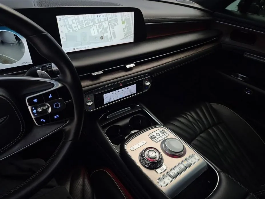 Genesis G90