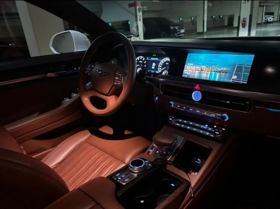 Genesis G90