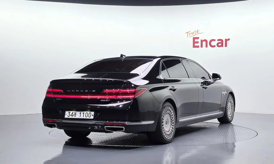 Genesis G90