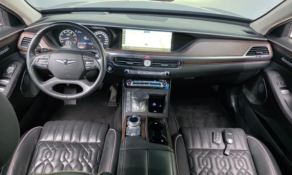 Genesis G90