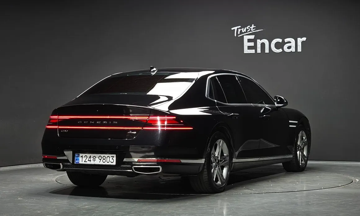 Genesis G90