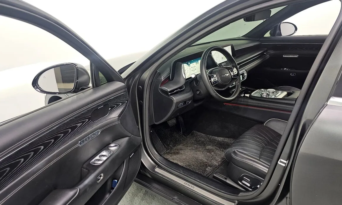 Genesis G90