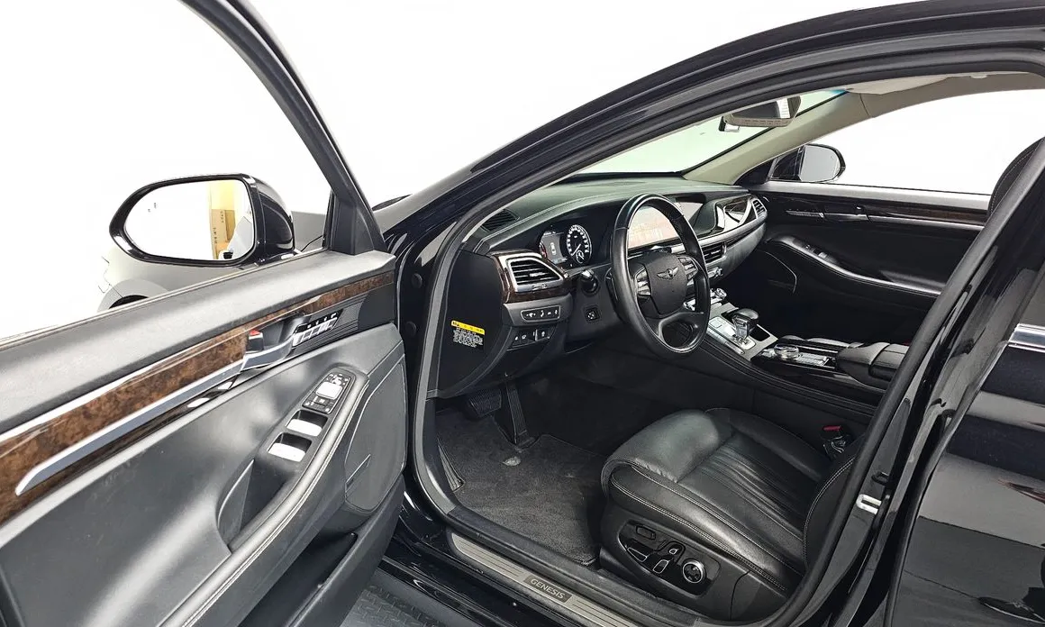 Genesis G90