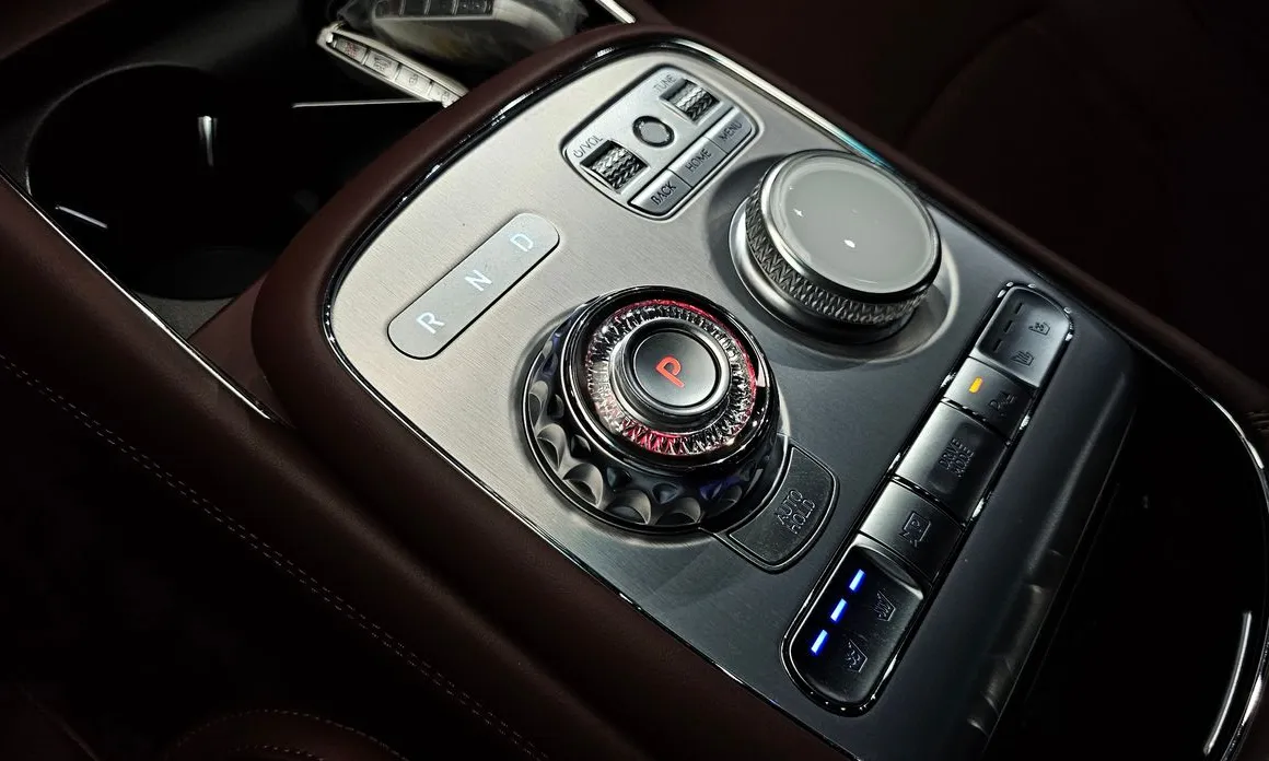 Genesis G90