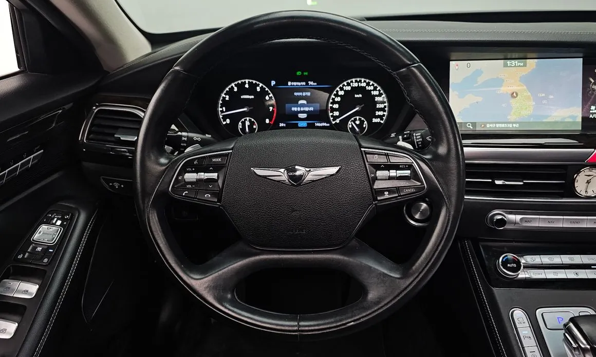 Genesis G90