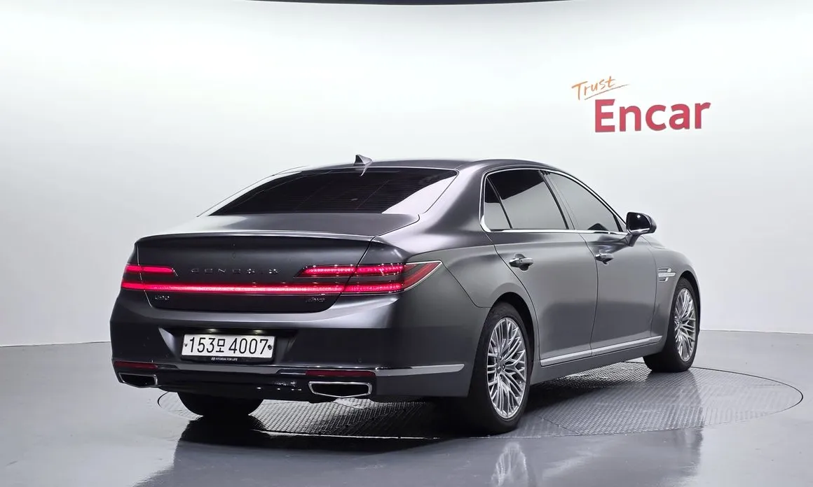 Genesis G90