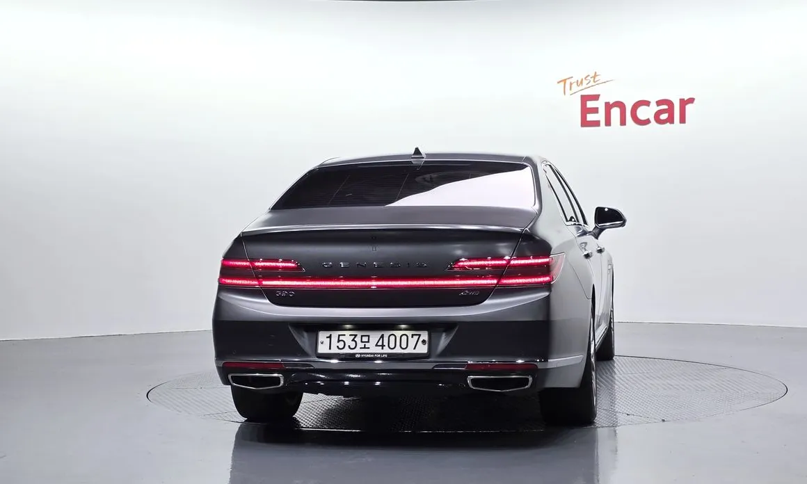 Genesis G90