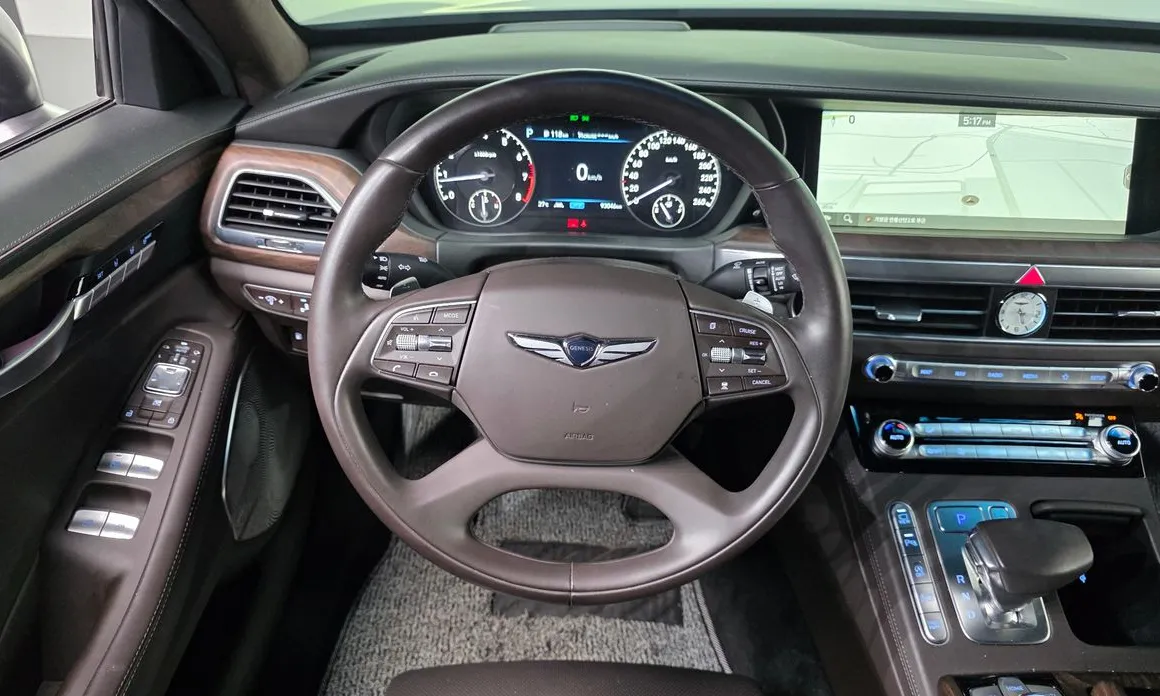 Genesis G90