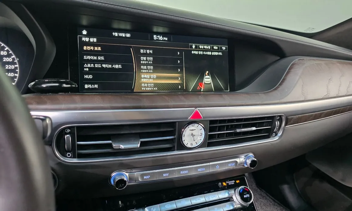 Genesis G90