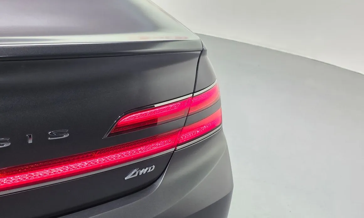 Genesis G90