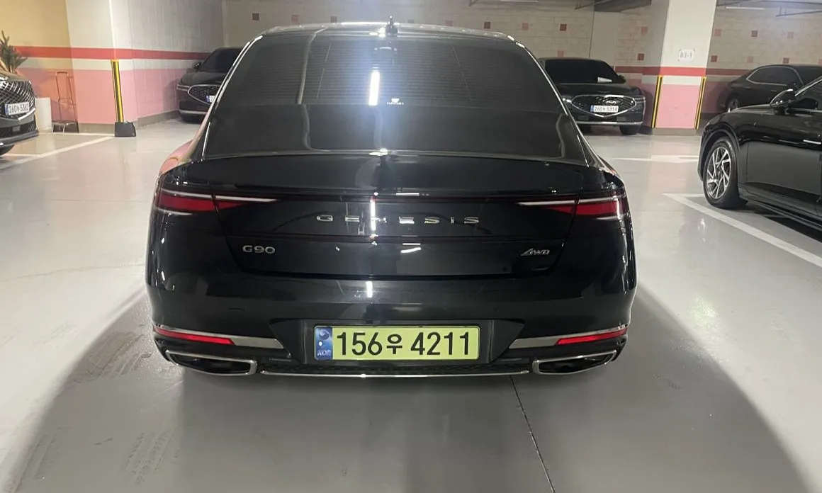 Genesis G90