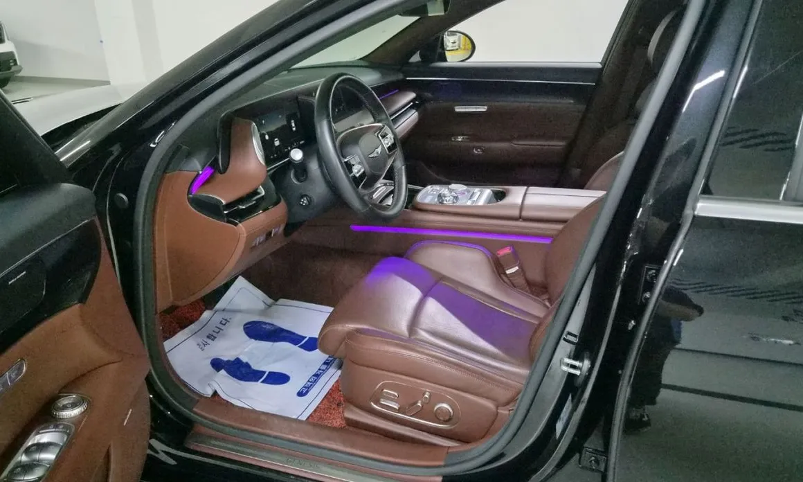 Genesis G90