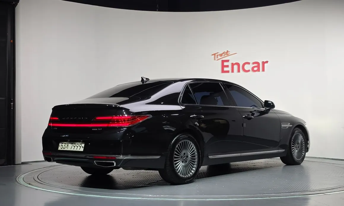 Genesis G90