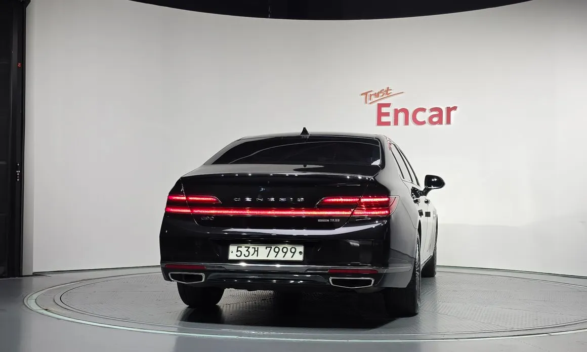 Genesis G90