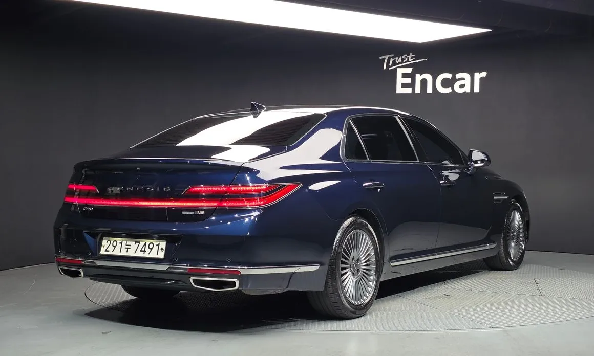 Genesis G90