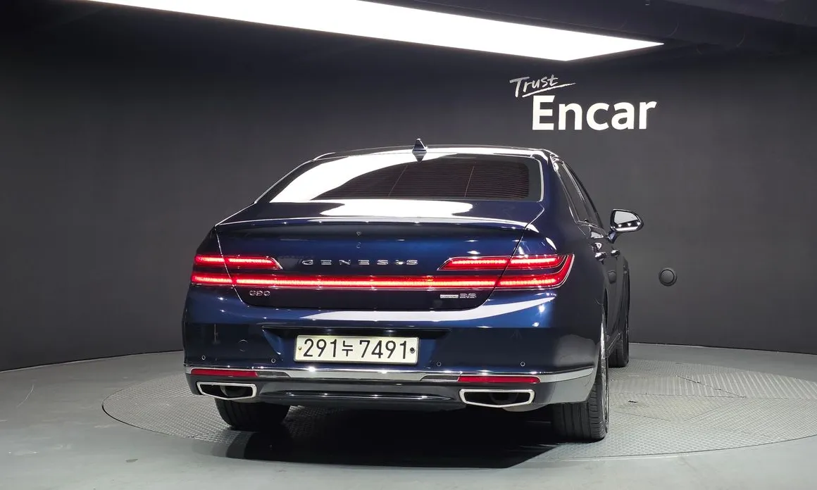 Genesis G90