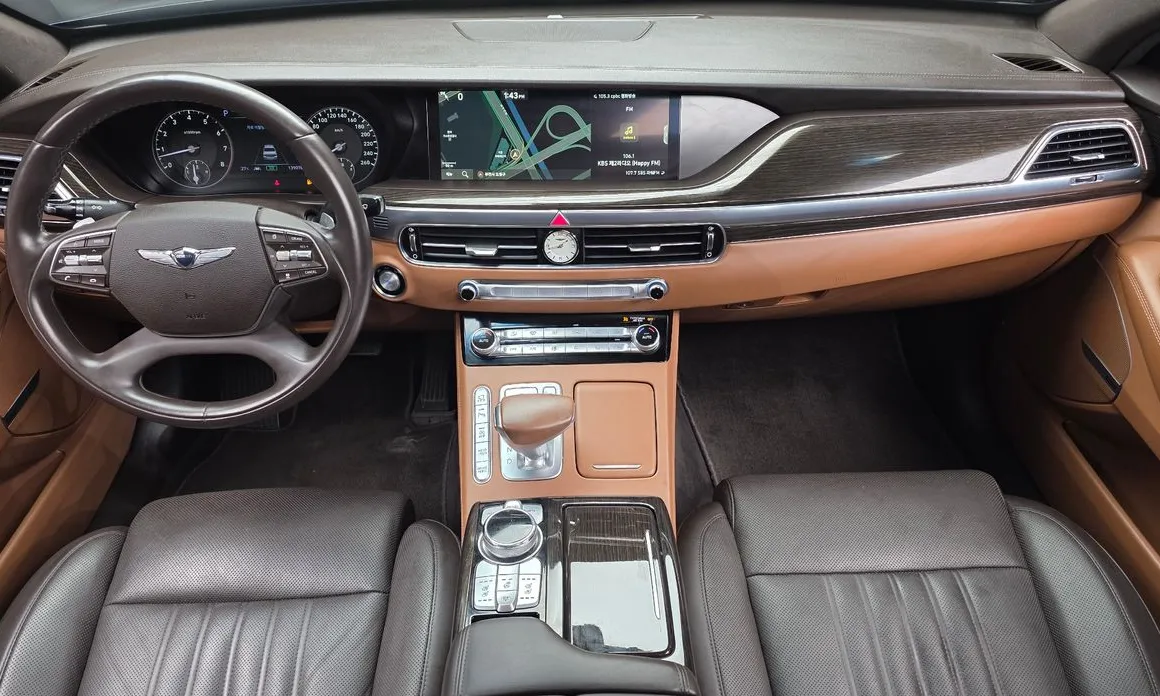 Genesis G90