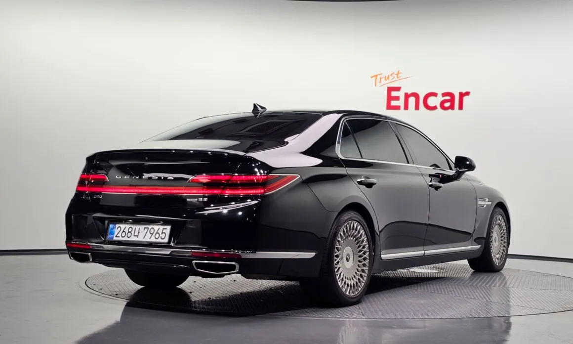 Genesis G90