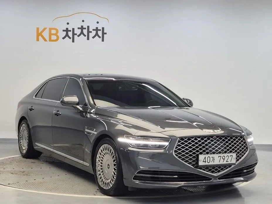Genesis G90