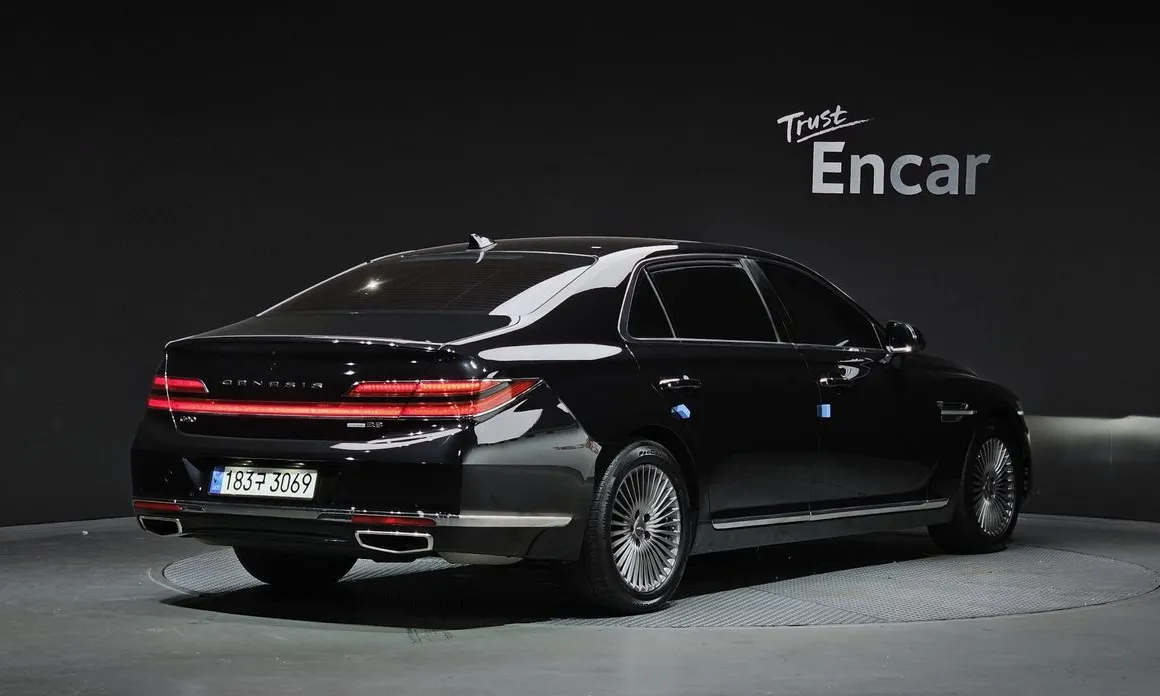 Genesis G90