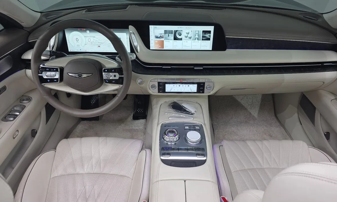Genesis G90
