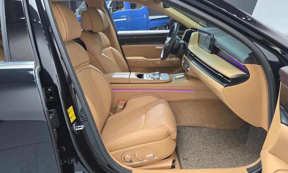 Genesis G90