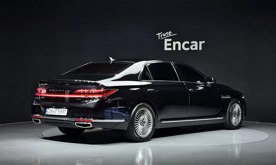Genesis G90