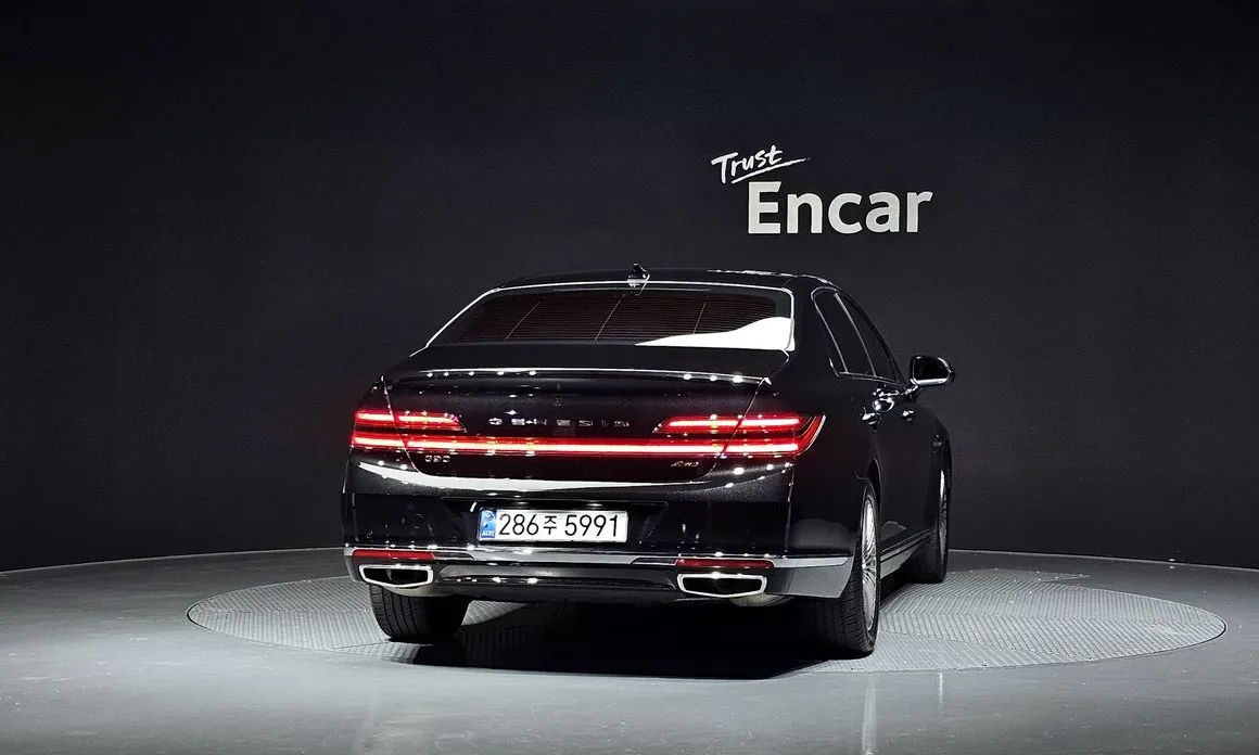 Genesis G90
