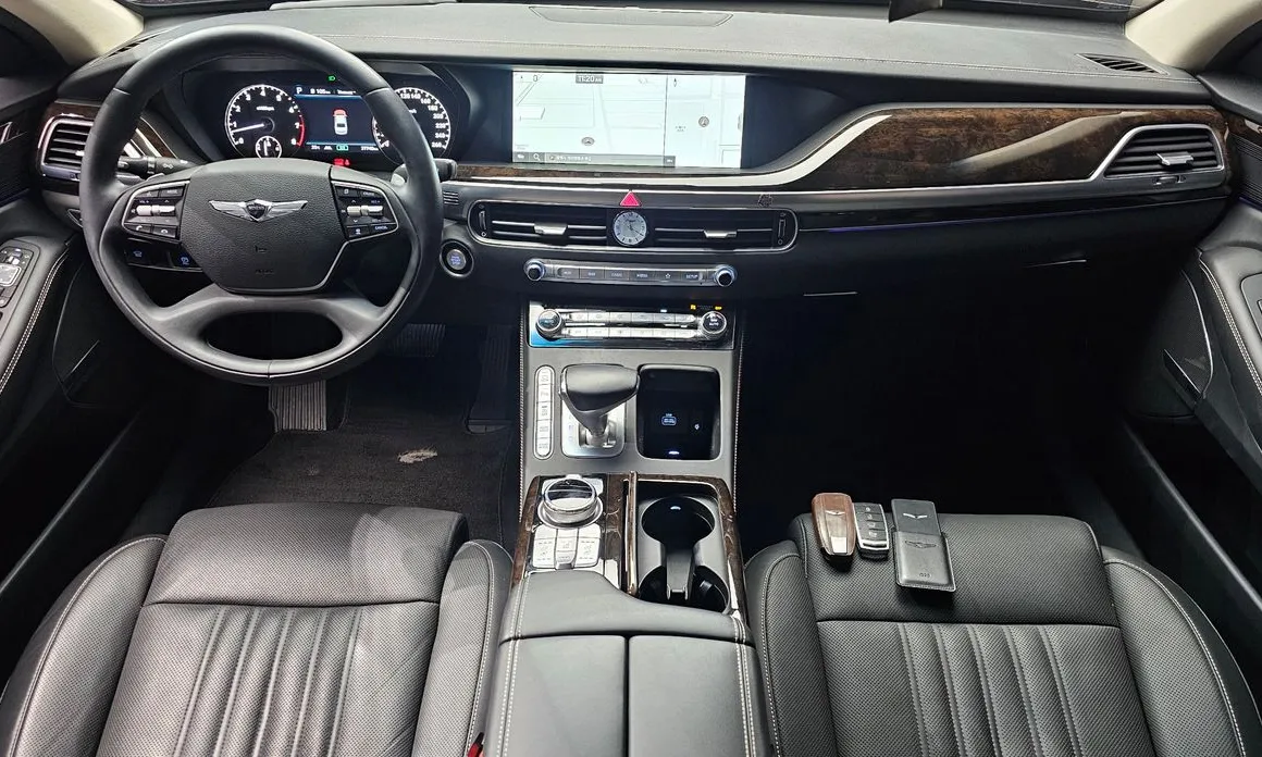 Genesis G90