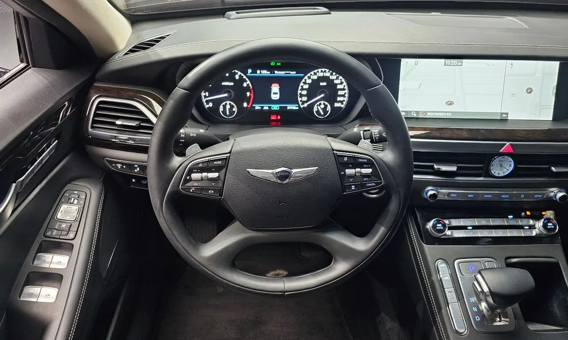 Genesis G90