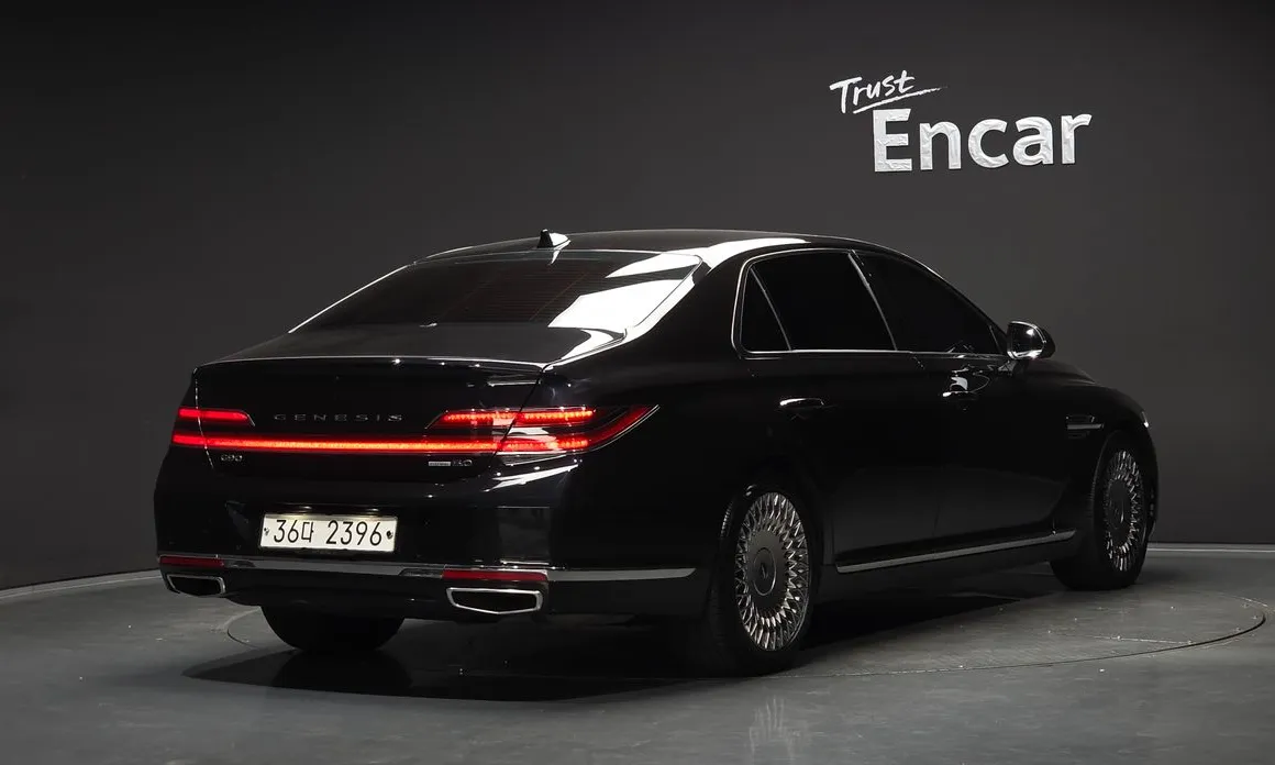 Genesis G90