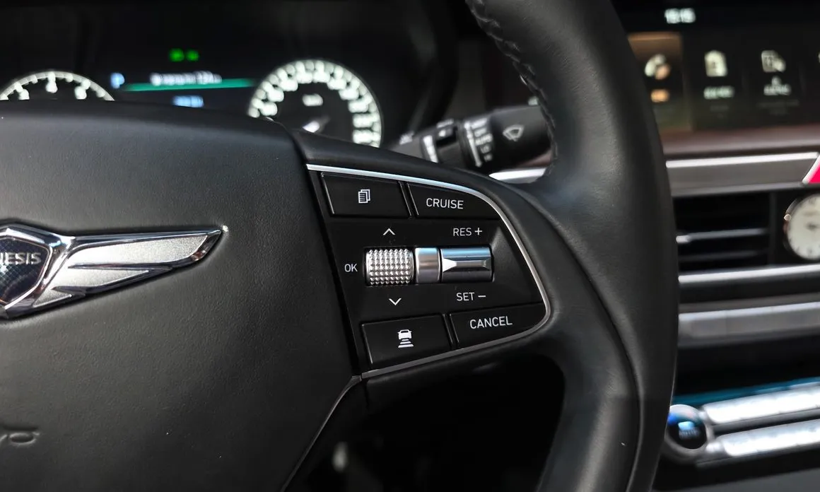 Genesis G90
