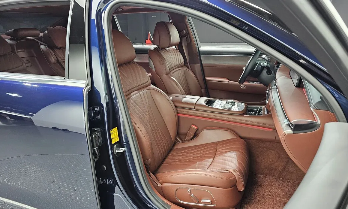 Genesis G90