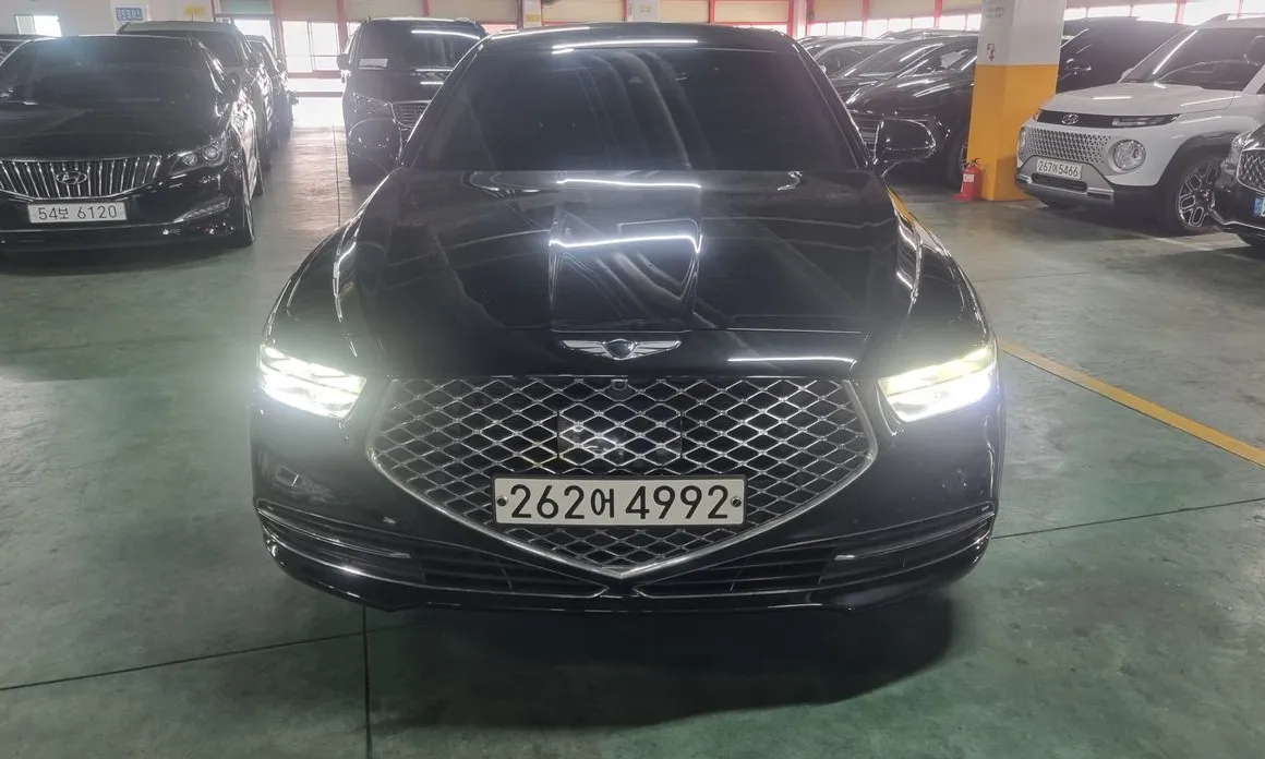 Genesis G90