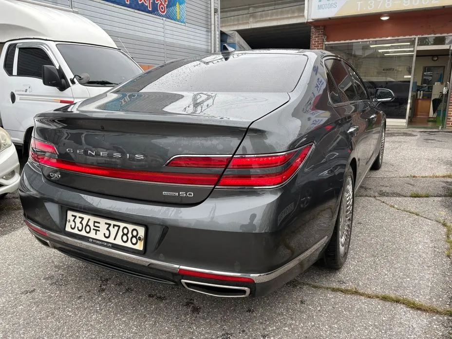 Genesis G90
