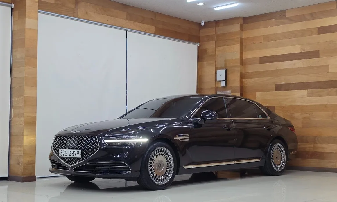 Genesis G90