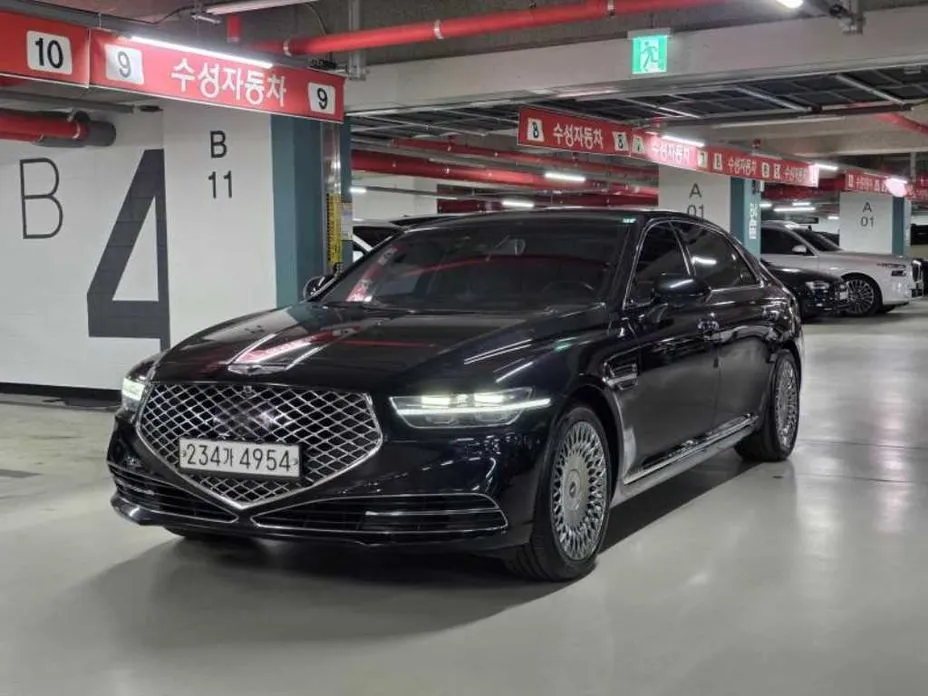 Genesis G90