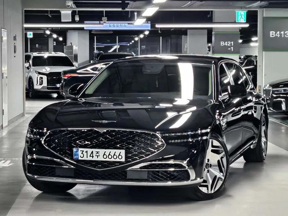 Genesis G90