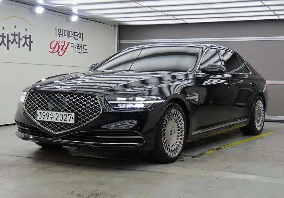 Genesis G90