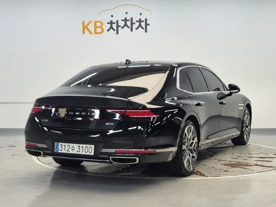 Genesis G90
