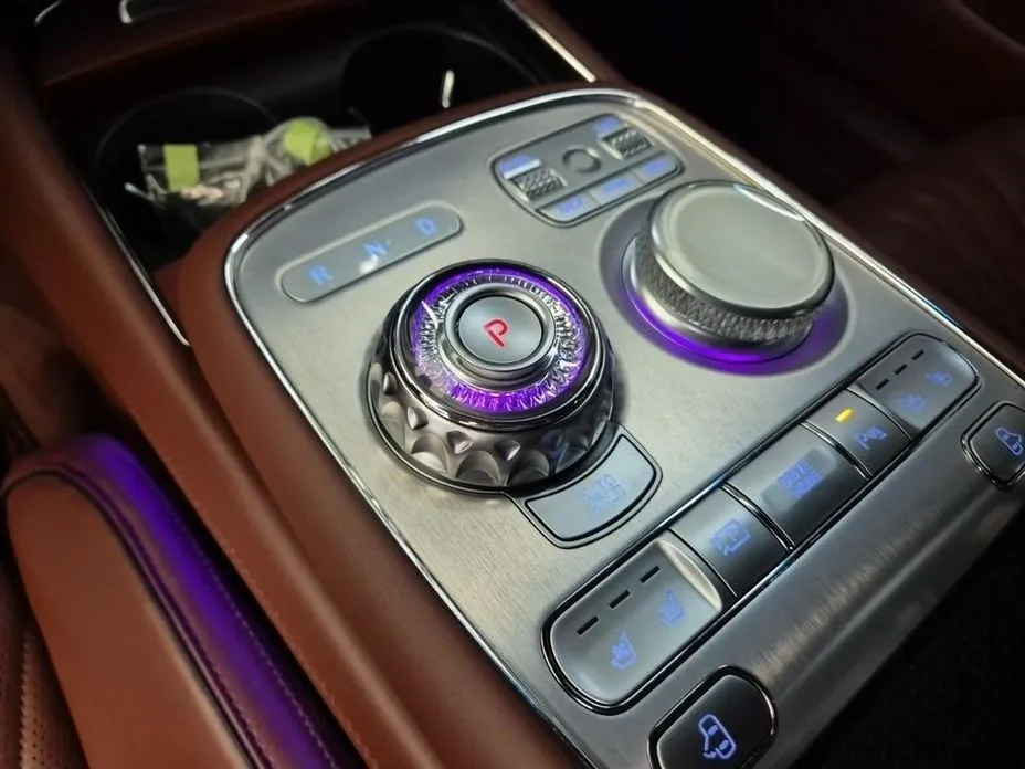 Genesis G90