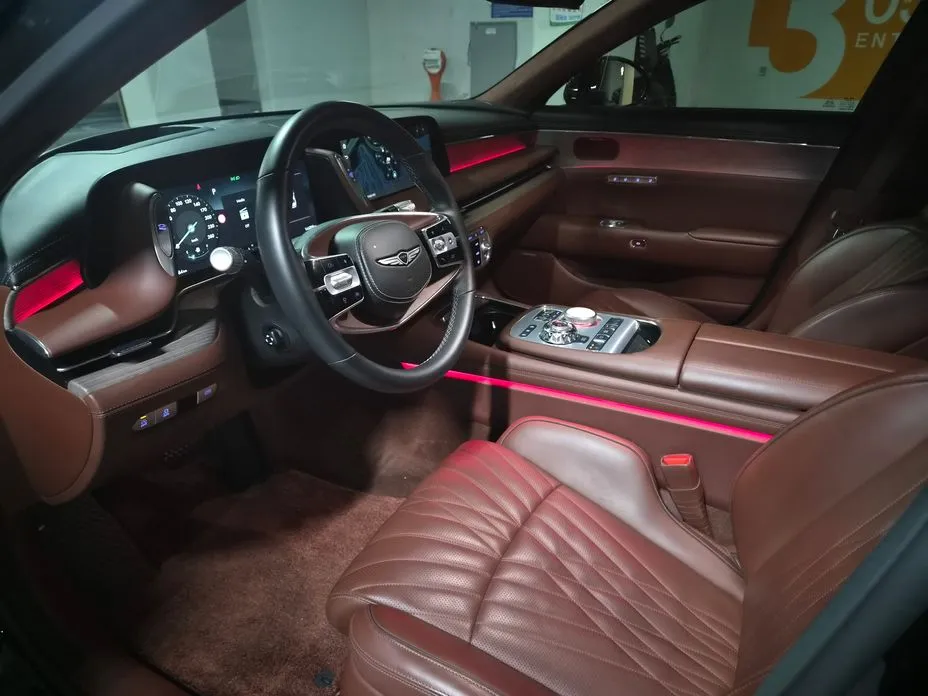 Genesis G90