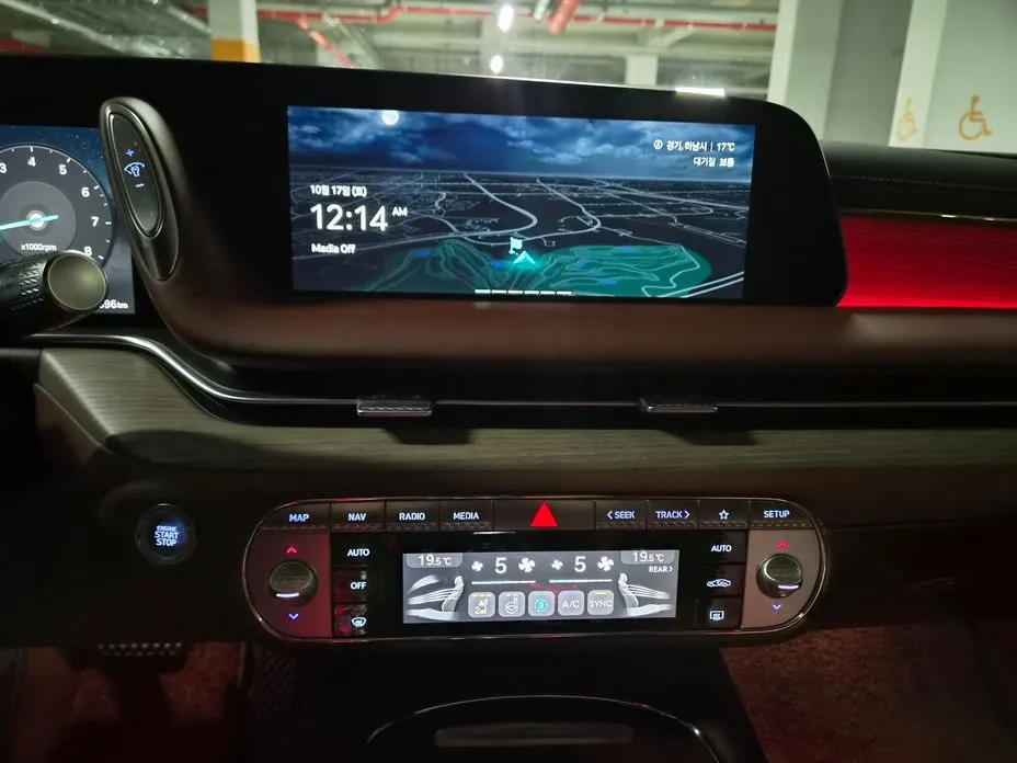 Genesis G90