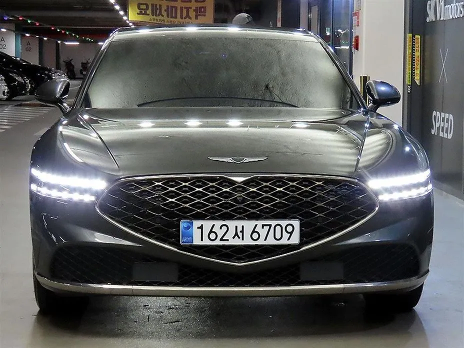 Genesis G90
