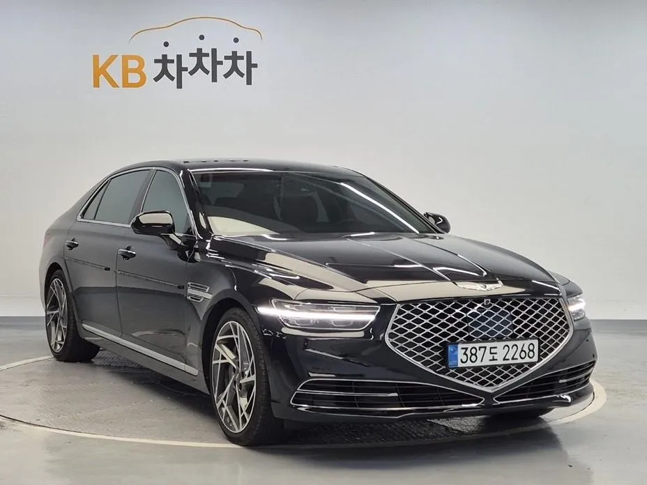 Genesis G90