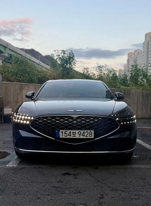 Genesis G90