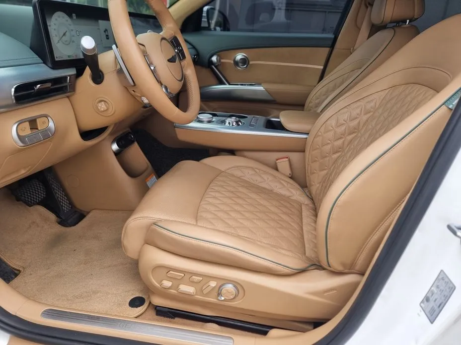Genesis GV60