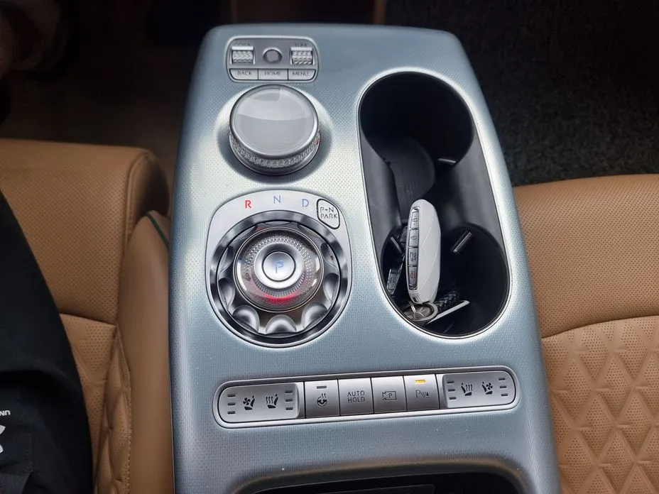 Genesis GV60