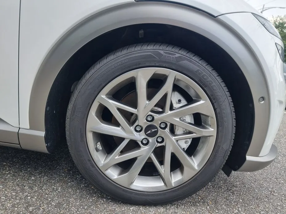 Genesis GV60