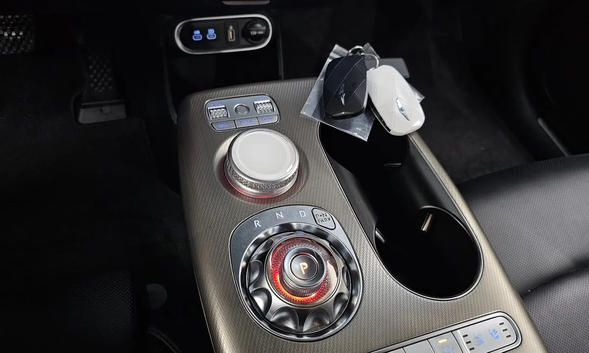 Genesis GV60